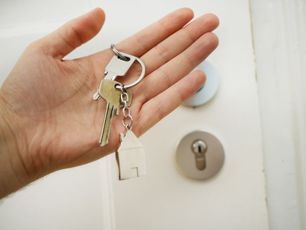 https://ErikPacheco.StopRentingStartOwning.org
